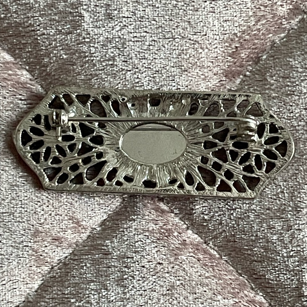 Brooch - Picture 4 of 4